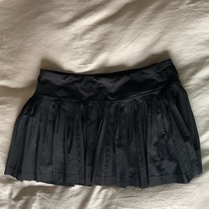 Lululemon black pleated skort. Size 6.